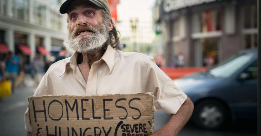 В США бездомных считают преступниками. Законно ли это? 