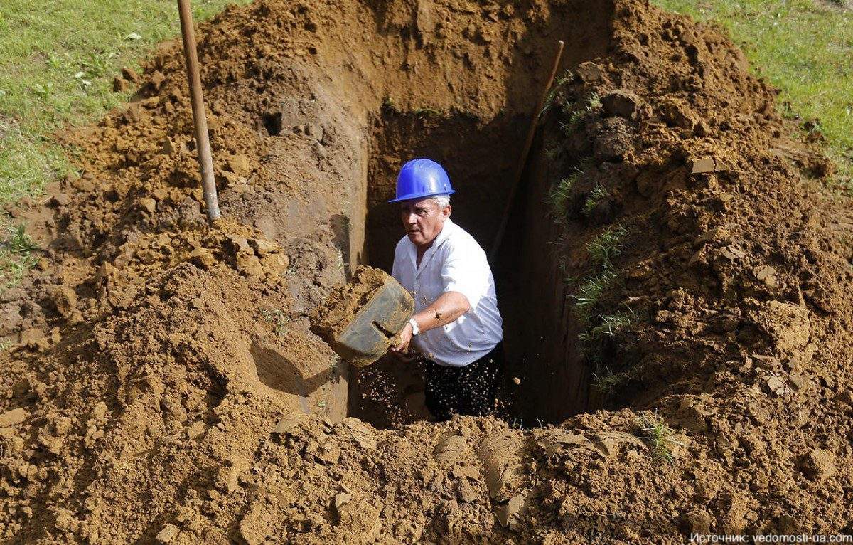 Почему в большинстве стран копают могилы глубиной два метра?